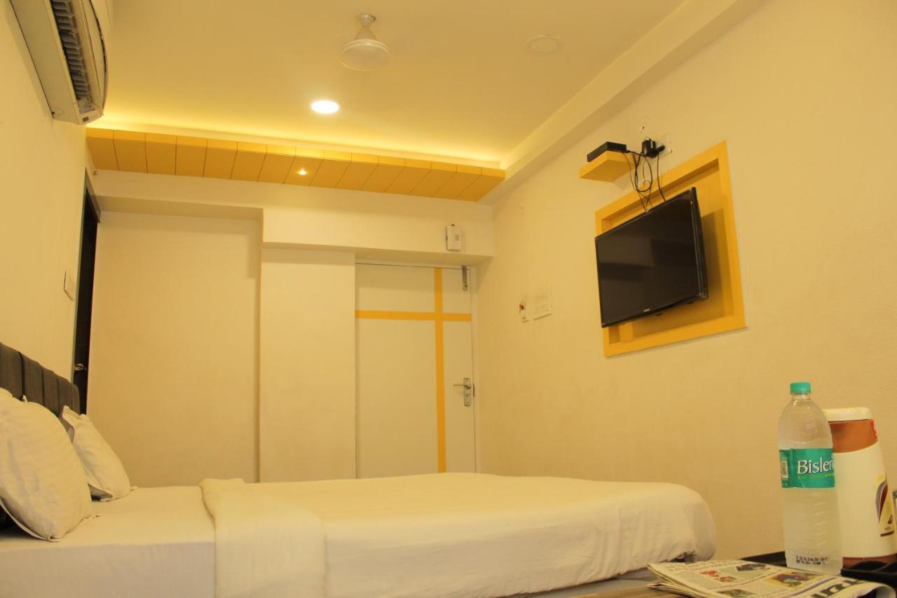 Hotel Maa Sharda Indore Eksteriør billede